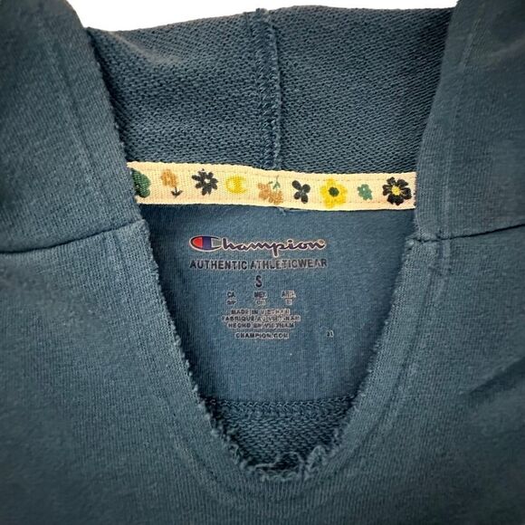 Champion ~ Turquoise/Teal Blue vneck cropped hooded sweatshirt ~ size Small - Picture 7 of 11